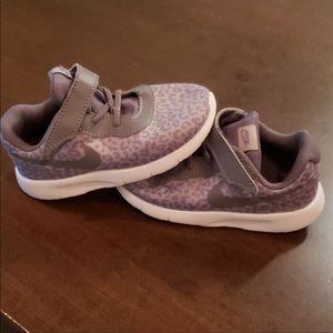Toddler Girl Nike sneakers - leopard grey print